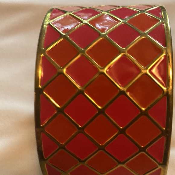 Cuff bracelets - Picture 4 of 4